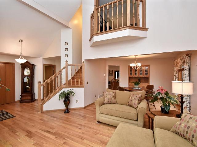 10045 Highview Ct, Champlin, MN 55316 photo 8