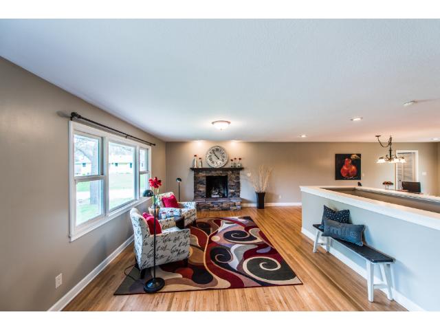 16425 Norwood Dr, Minnetonka, MN 55345 photo 2