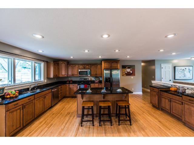 16425 Norwood Dr, Minnetonka, MN 55345 photo 7