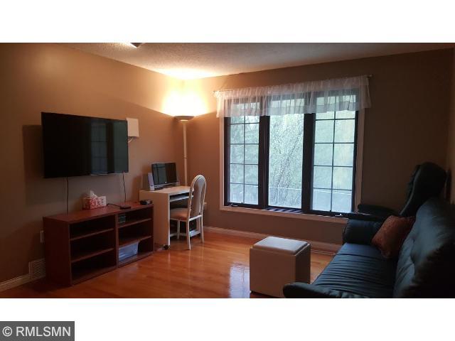1875 Deer Hills Trl, Eagan, MN 55122 photo 2