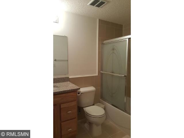 1875 Deer Hills Trl, Eagan, MN 55122 photo 11