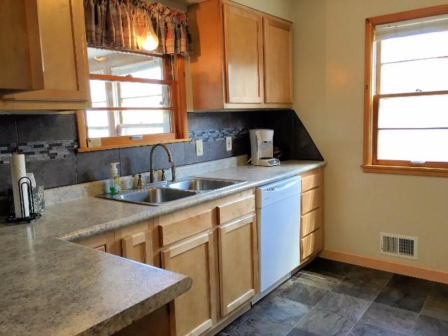 618 3rd St SW, Faribault, MN 55021 photo 4