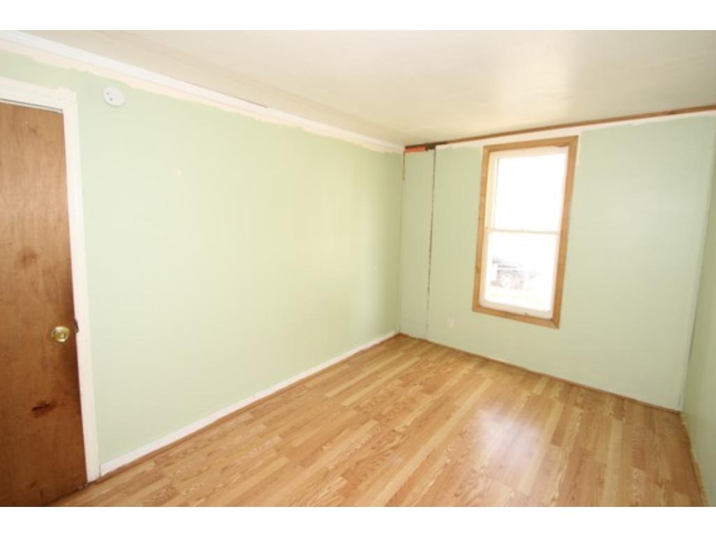 910 3rd St E, Saint Paul, MN 55106 photo 9