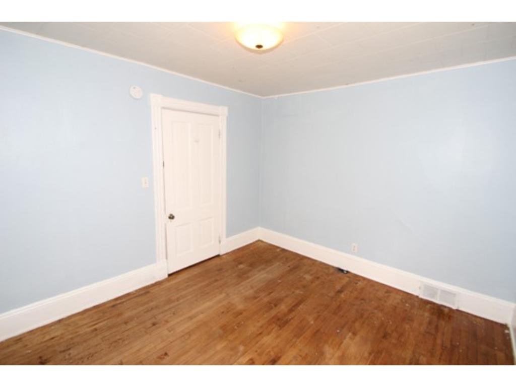 910 3rd St E, Saint Paul, MN 55106 photo 13