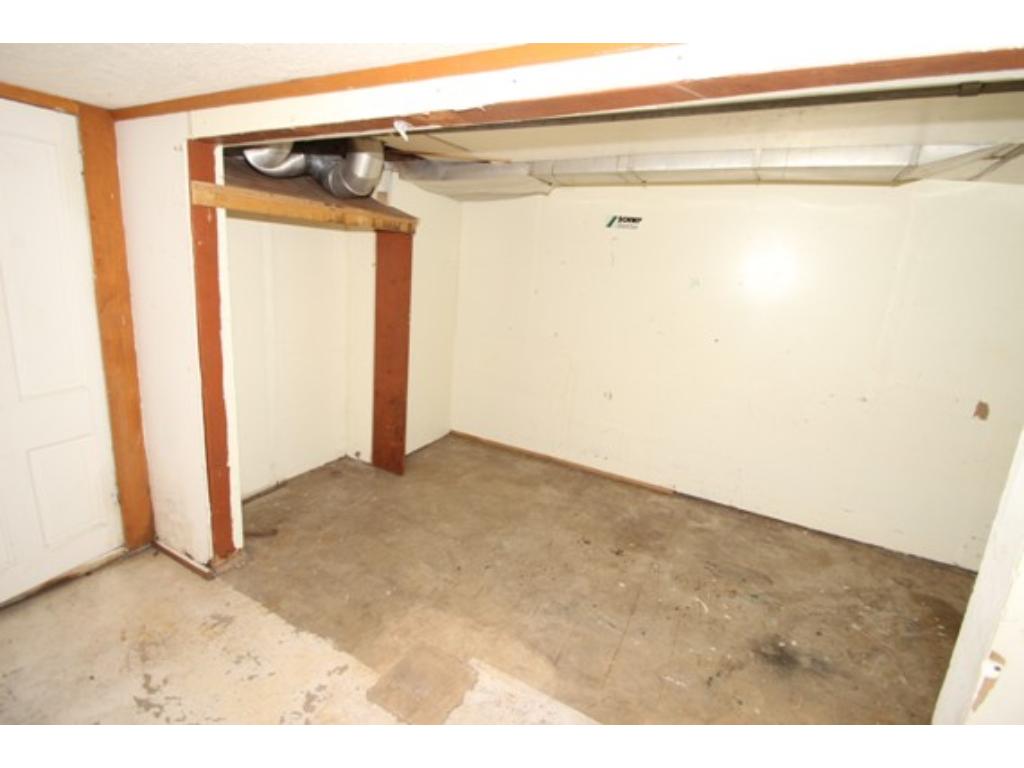 910 3rd St E, Saint Paul, MN 55106 photo 16