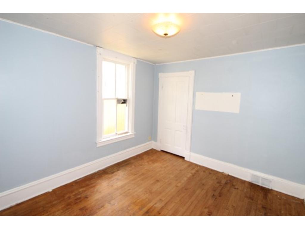 910 3rd St E, Saint Paul, MN 55106 photo 11