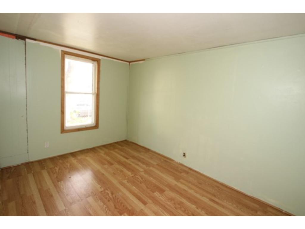 910 3rd St E, Saint Paul, MN 55106 photo 8