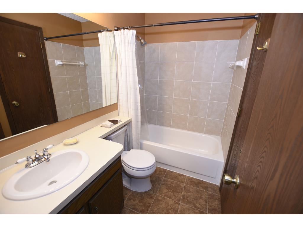 4484 Cinnamon Ridge Trl #A, Eagan, MN 55122 photo 3
