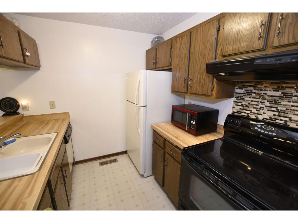 4484 Cinnamon Ridge Trl #A, Eagan, MN 55122 photo 6