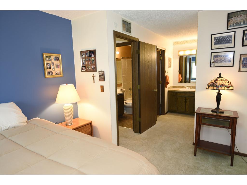 4484 Cinnamon Ridge Trl #A, Eagan, MN 55122 photo 12