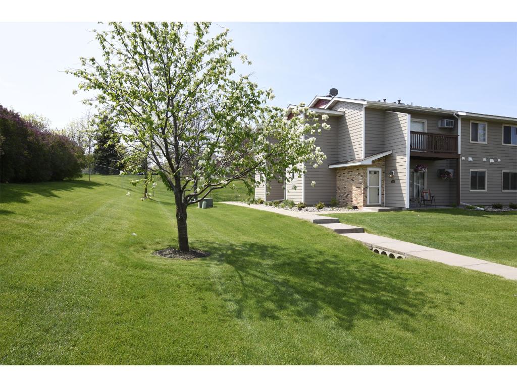 4484 Cinnamon Ridge Trl #A, Eagan, MN 55122 photo 2