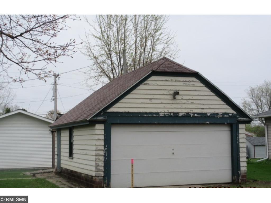 204 7th St E, Glencoe, MN 55336 photo 3