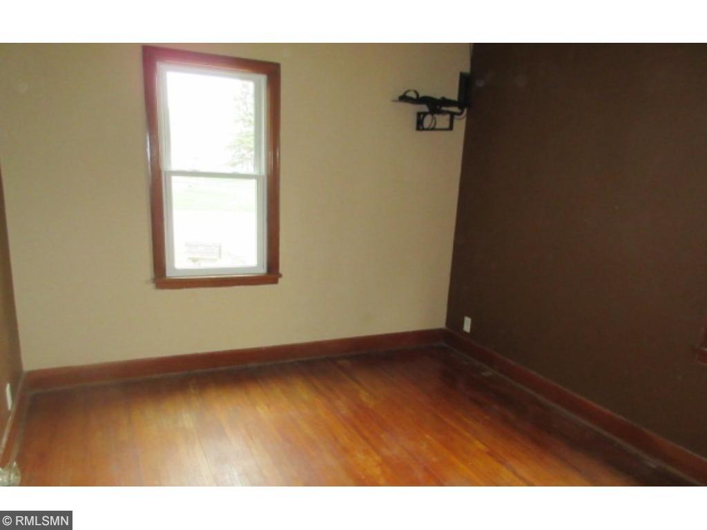 204 7th St E, Glencoe, MN 55336 photo 8