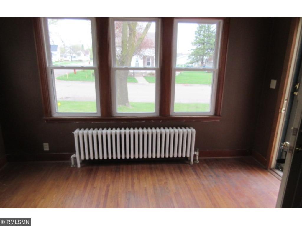 204 7th St E, Glencoe, MN 55336 photo 4
