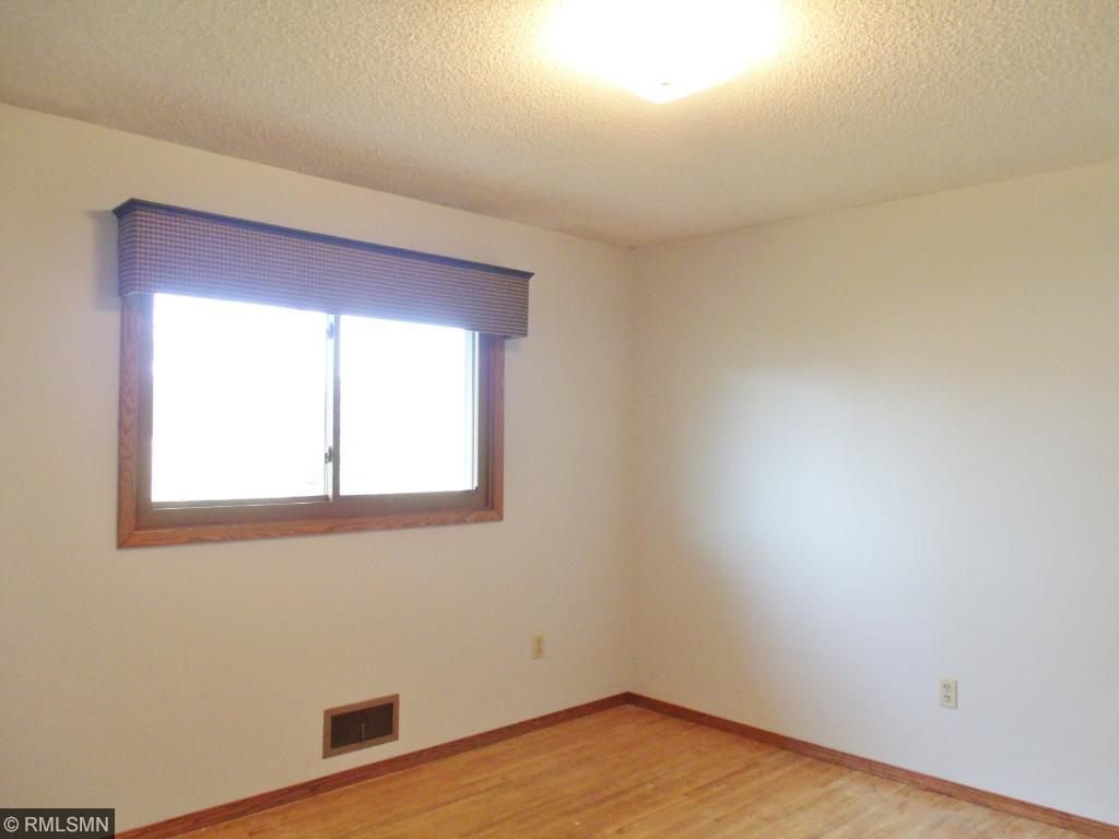 1611 12th St E, Glencoe, MN 55336 photo 8