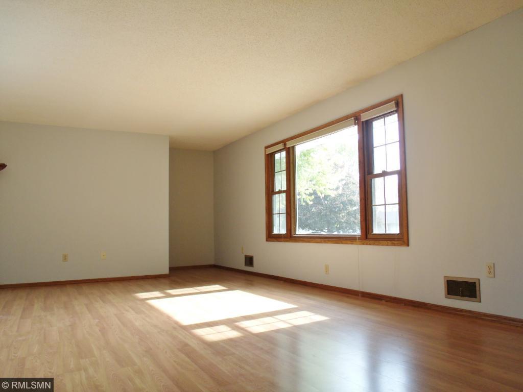 1611 12th St E, Glencoe, MN 55336 photo 2