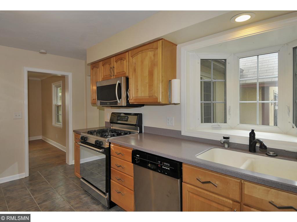 310 6th St NW, Faribault, MN 55021 photo 4