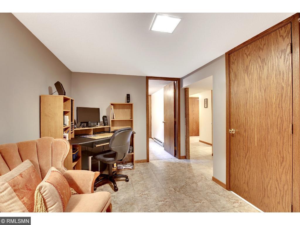 10101 Irwin Rd, Bloomington, MN 55437 photo 19