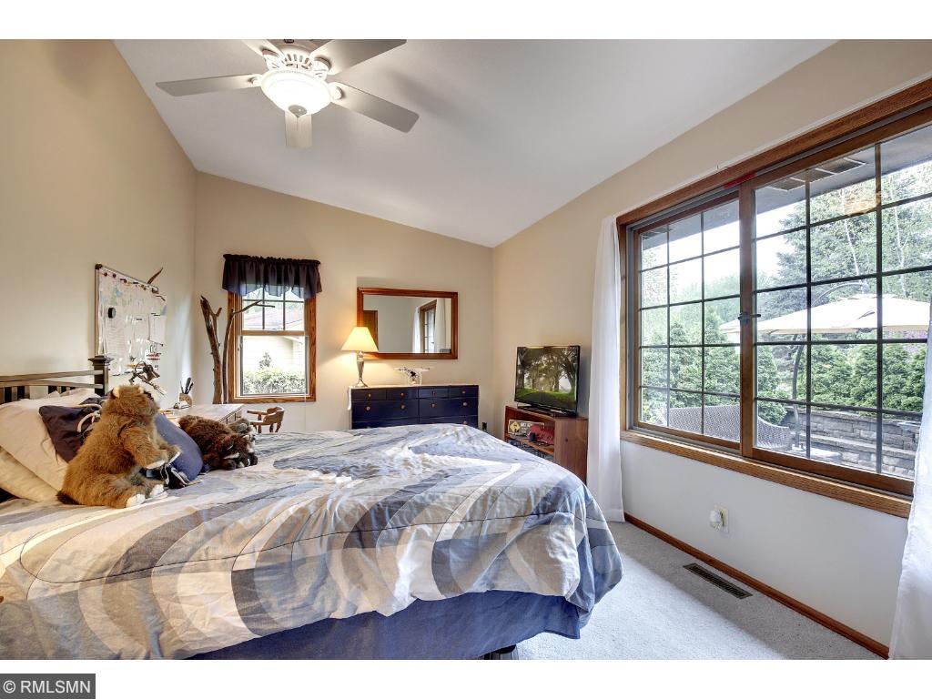 10101 Irwin Rd, Bloomington, MN 55437 photo 13