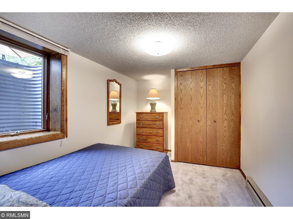 10101 Irwin Rd, Bloomington, MN 55437 photo 20