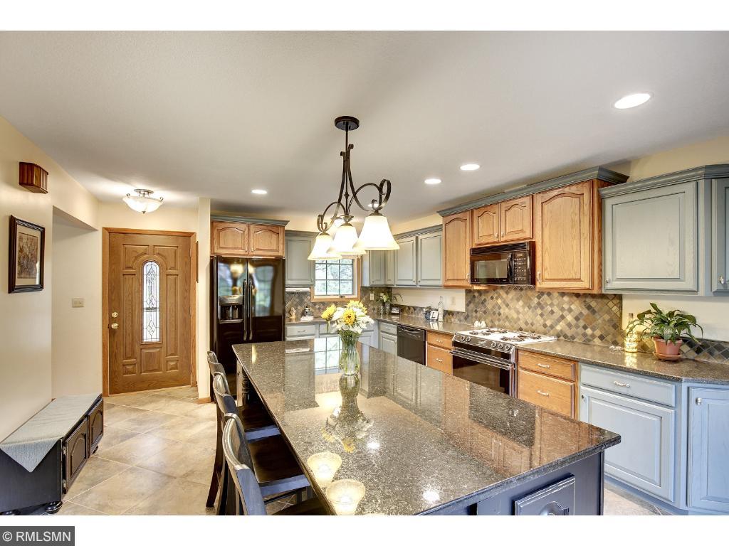 10101 Irwin Rd, Bloomington, MN 55437 photo 4