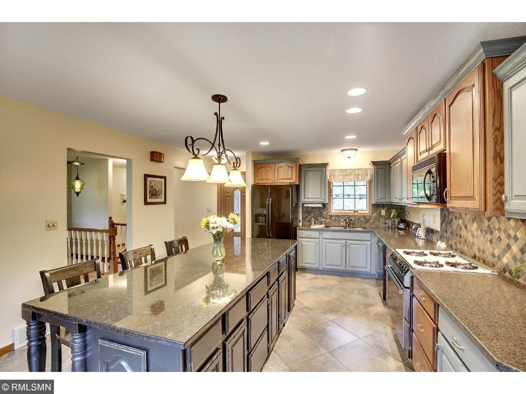10101 Irwin Rd, Bloomington, MN 55437 photo 5
