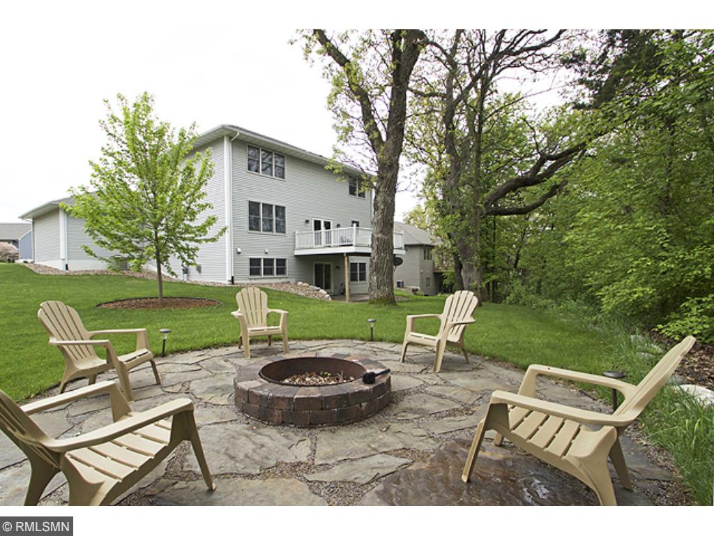 237 Smith Cir, River Falls, WI 54022 photo 2