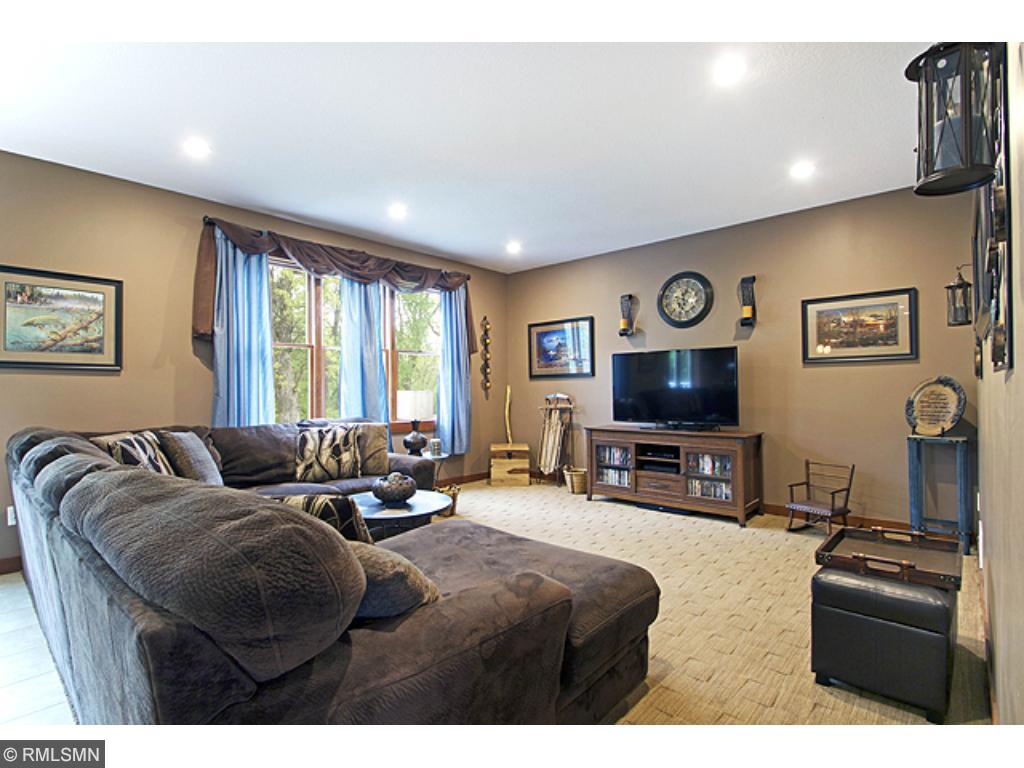 237 Smith Cir, River Falls, WI 54022 photo 6