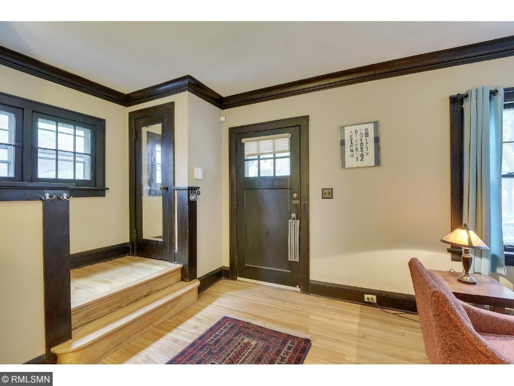 811 W 34th St, Minneapolis, MN 55408 photo 2