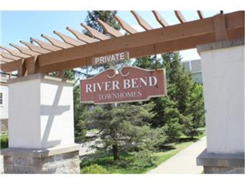 28 River Bend Pl, Chaska, MN 55318 photo 2