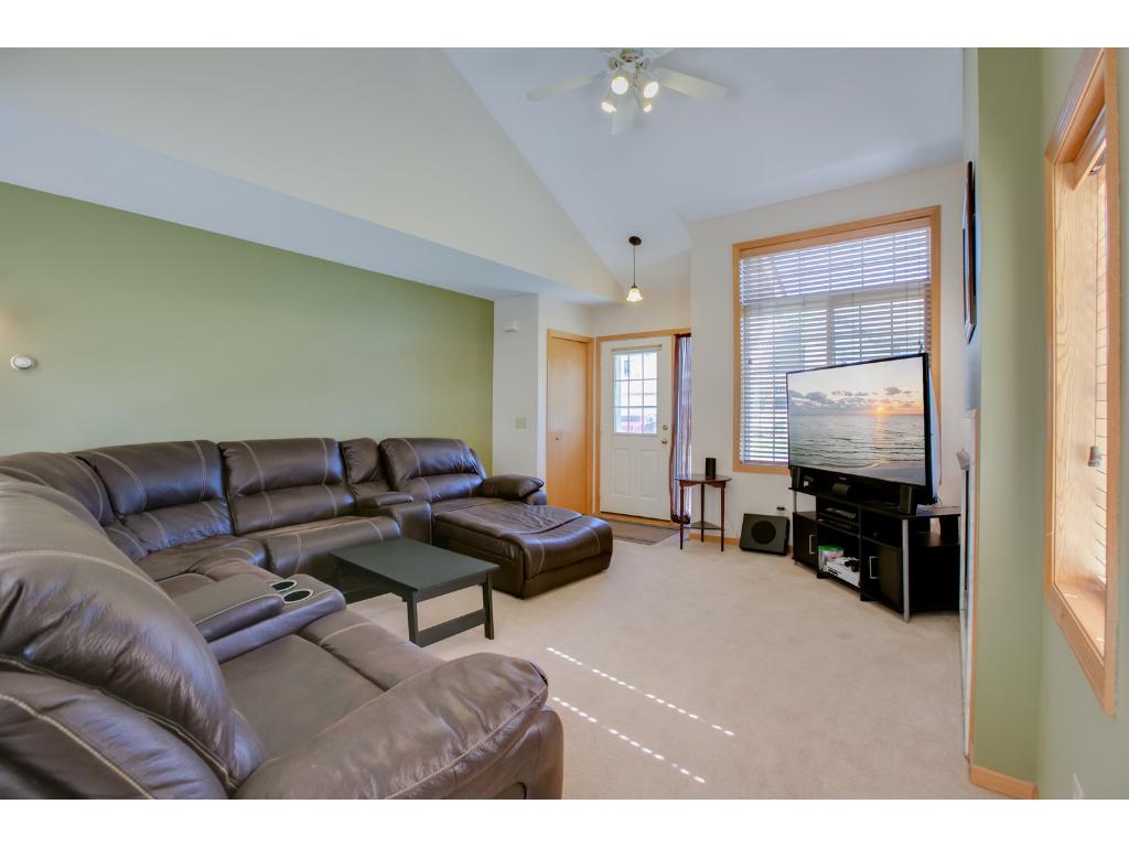 2114 Willow Cir, Hugo, MN 55038 photo 5