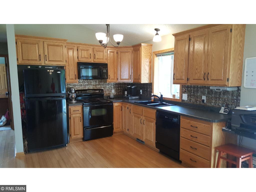 307 13th St NE, Milaca, MN 56353 photo 4