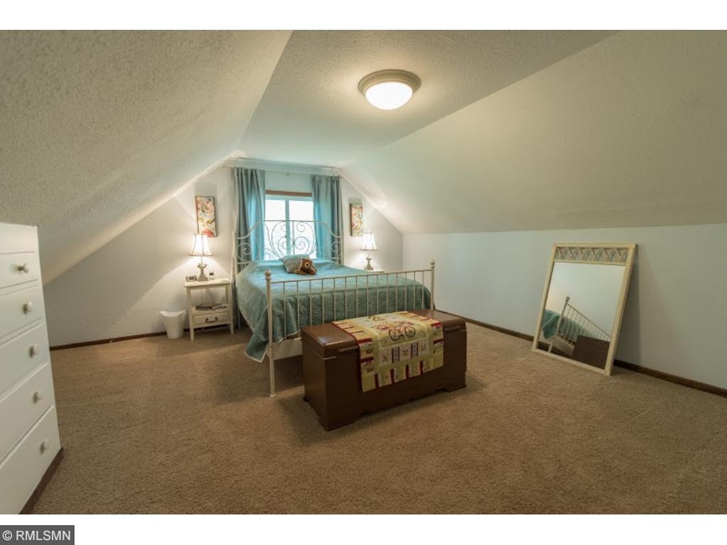 6827 E River Rd, Minneapolis, MN 55432 photo 10