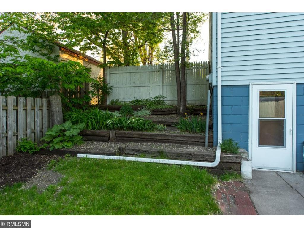 6827 E River Rd, Minneapolis, MN 55432 photo 17