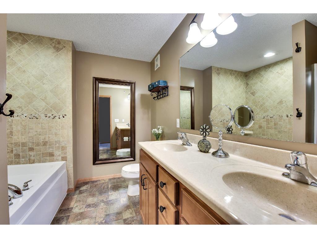 15453 June Grass Ln, Eden Prairie, MN 55347 photo 16