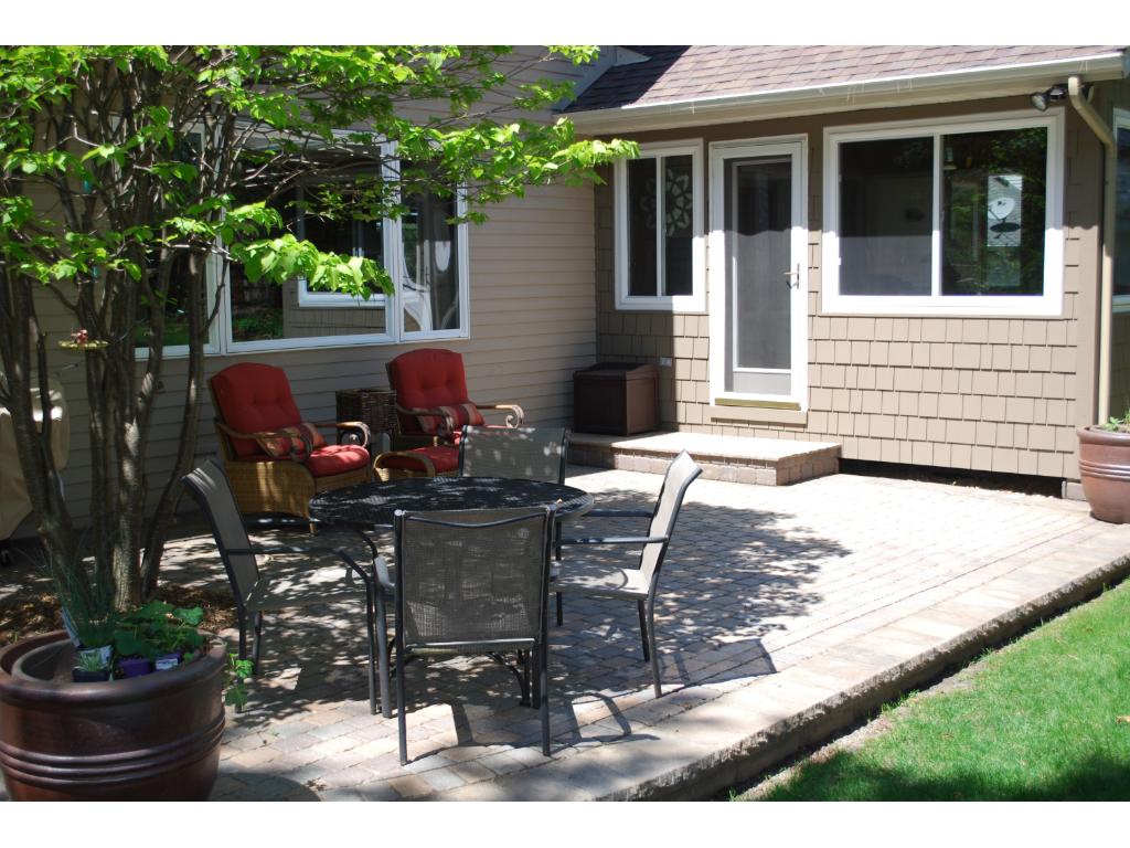 4858 Sycamore Dr, Eagan, MN 55123 photo 8