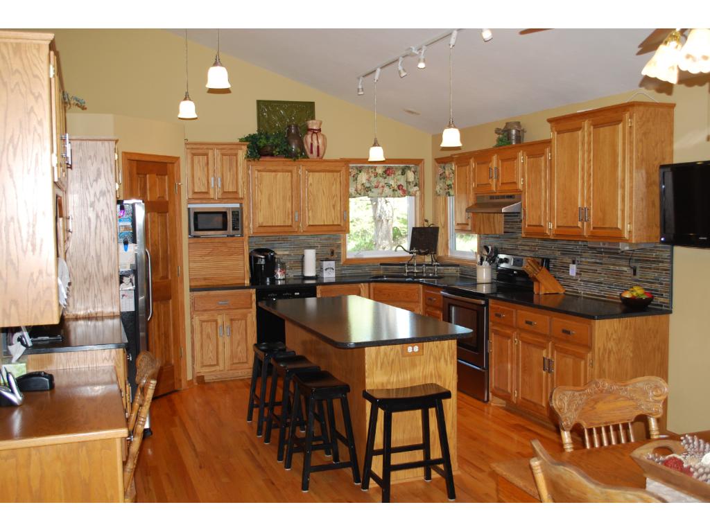4858 Sycamore Dr, Eagan, MN 55123 photo 2