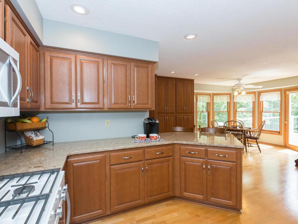 524 Severn Way, Eagan, MN 55123 photo 11