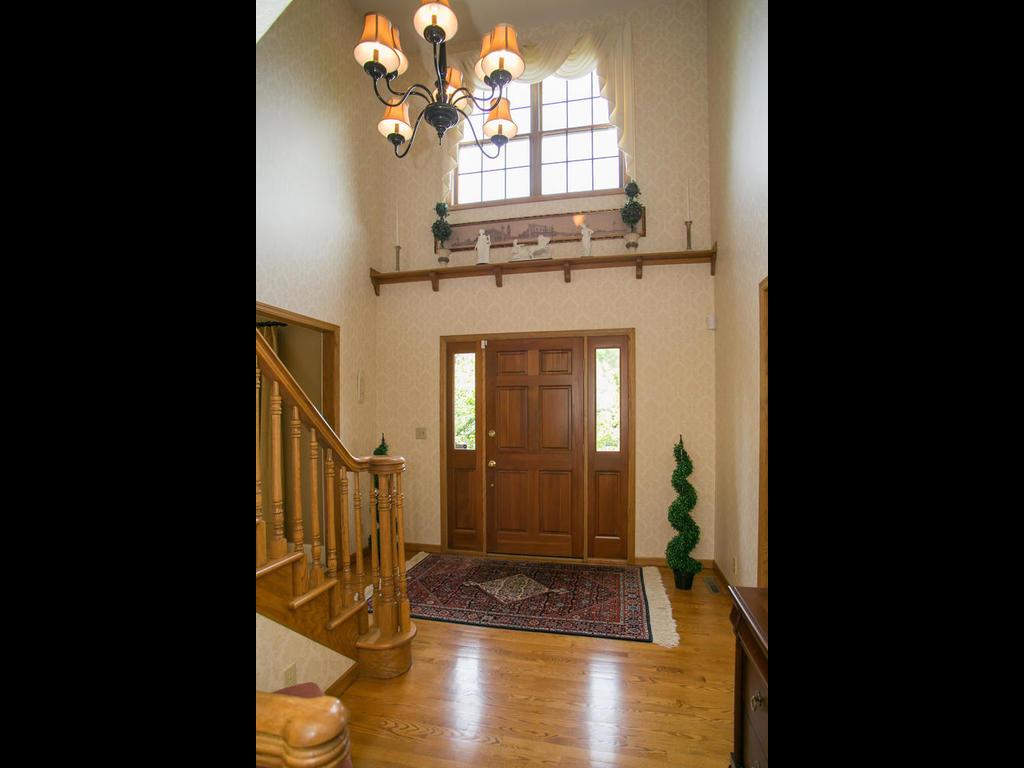 722 Bridle Ridge Rd, Eagan, MN 55123 photo 3
