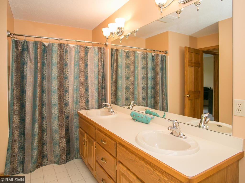 722 Bridle Ridge Rd, Eagan, MN 55123 photo 15