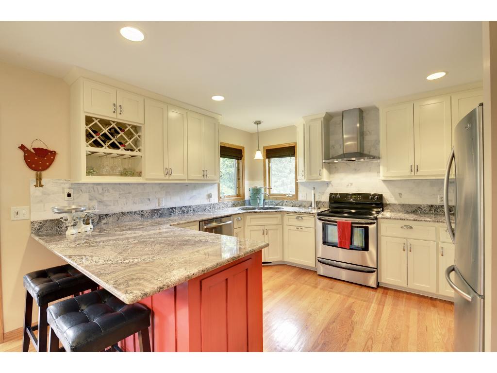 3285 Rolling Hills Dr, Eagan, MN 55121 photo 11