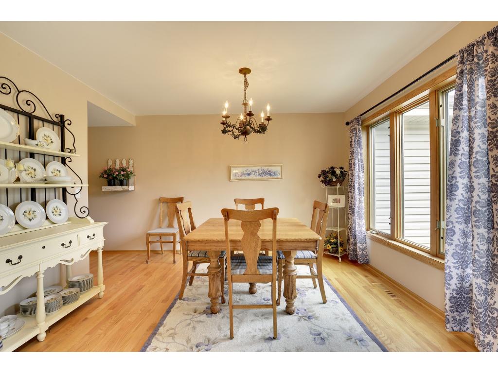 3285 Rolling Hills Dr, Eagan, MN 55121 photo 3