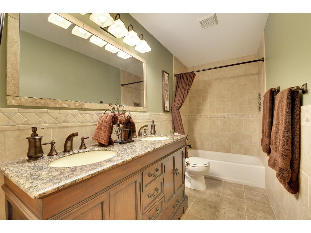 3285 Rolling Hills Dr, Eagan, MN 55121 photo 17