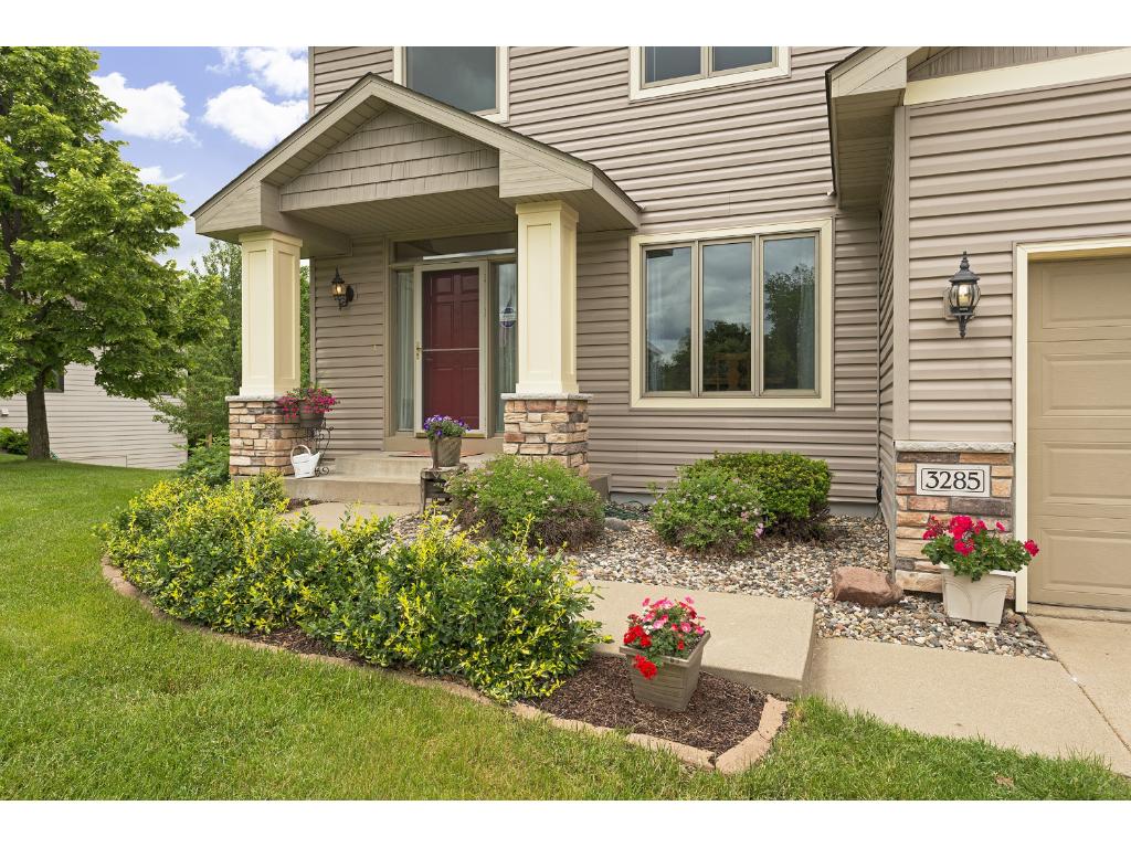 3285 Rolling Hills Dr, Eagan, MN 55121 photo 2