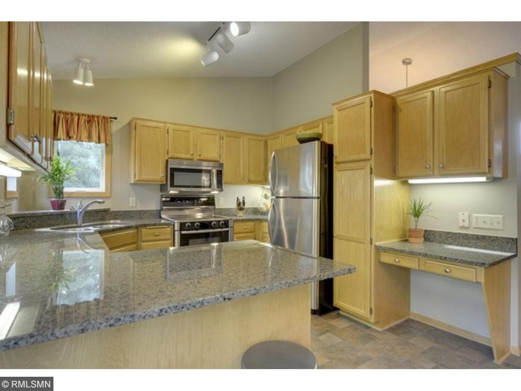 977 Wildflower Ct, Eagan, MN 55123 photo 7