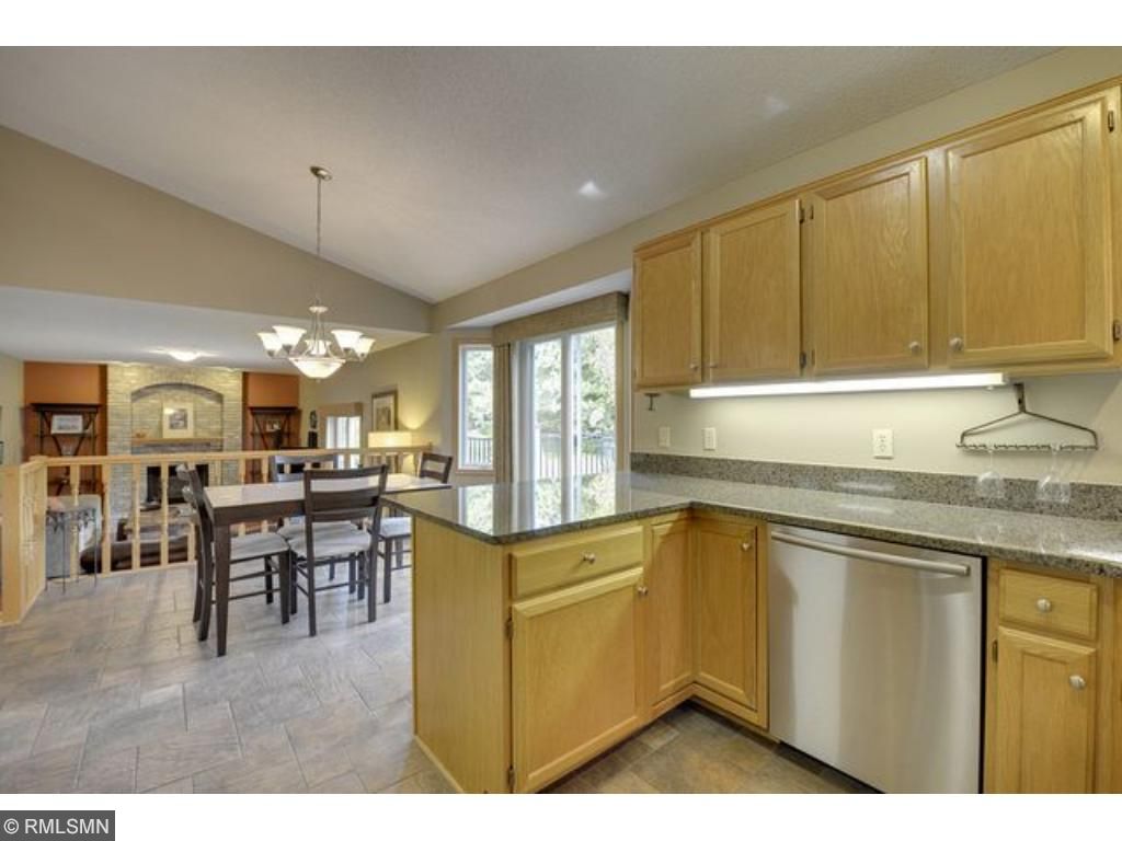 977 Wildflower Ct, Eagan, MN 55123 photo 8