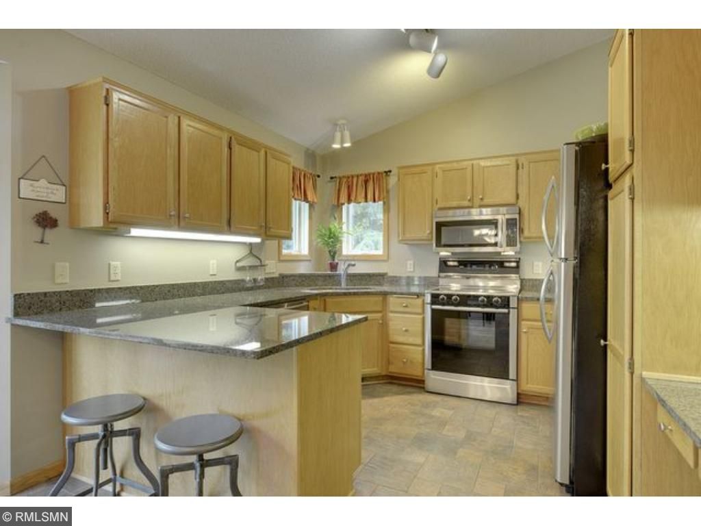 977 Wildflower Ct, Eagan, MN 55123 photo 6