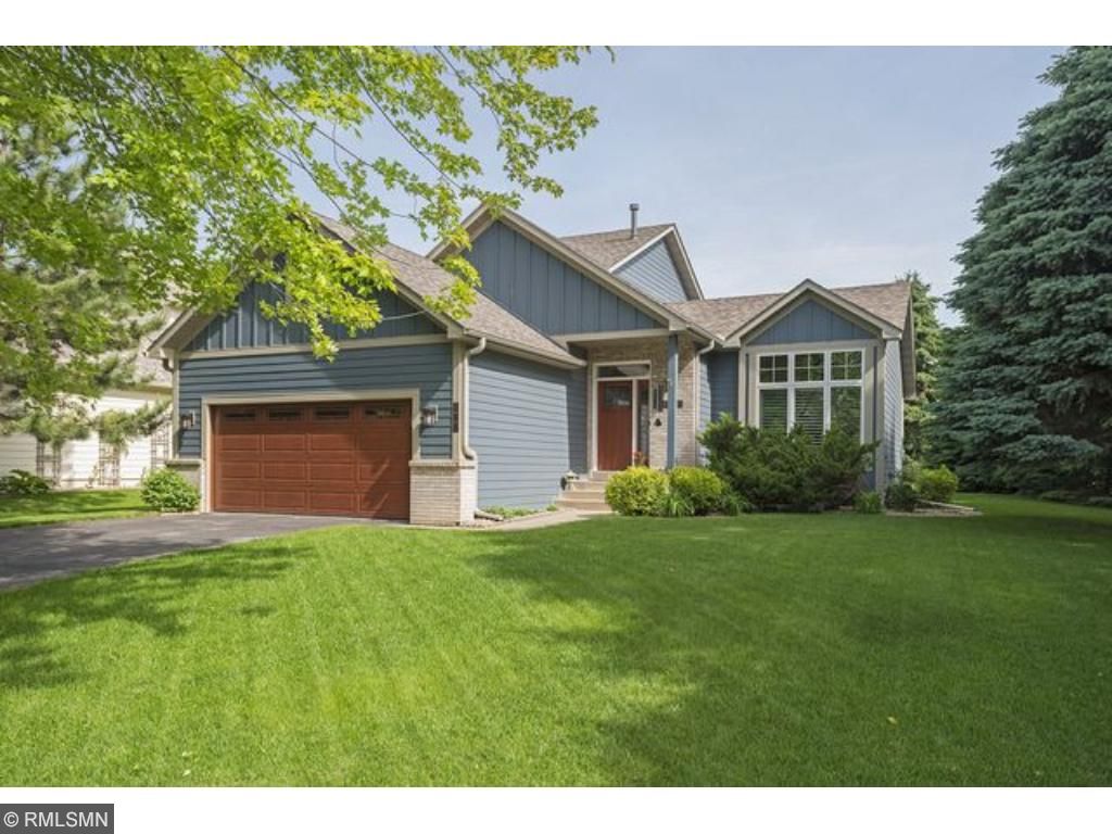 977 Wildflower Ct, Eagan, MN 55123 photo 1