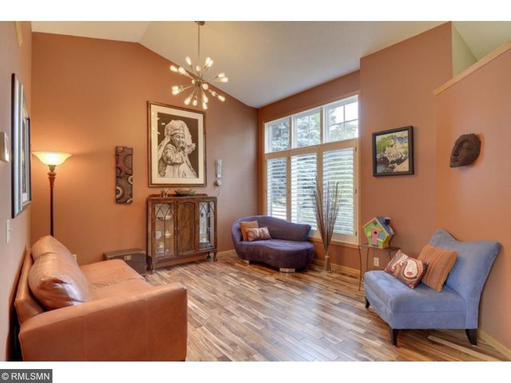 977 Wildflower Ct, Eagan, MN 55123 photo 4