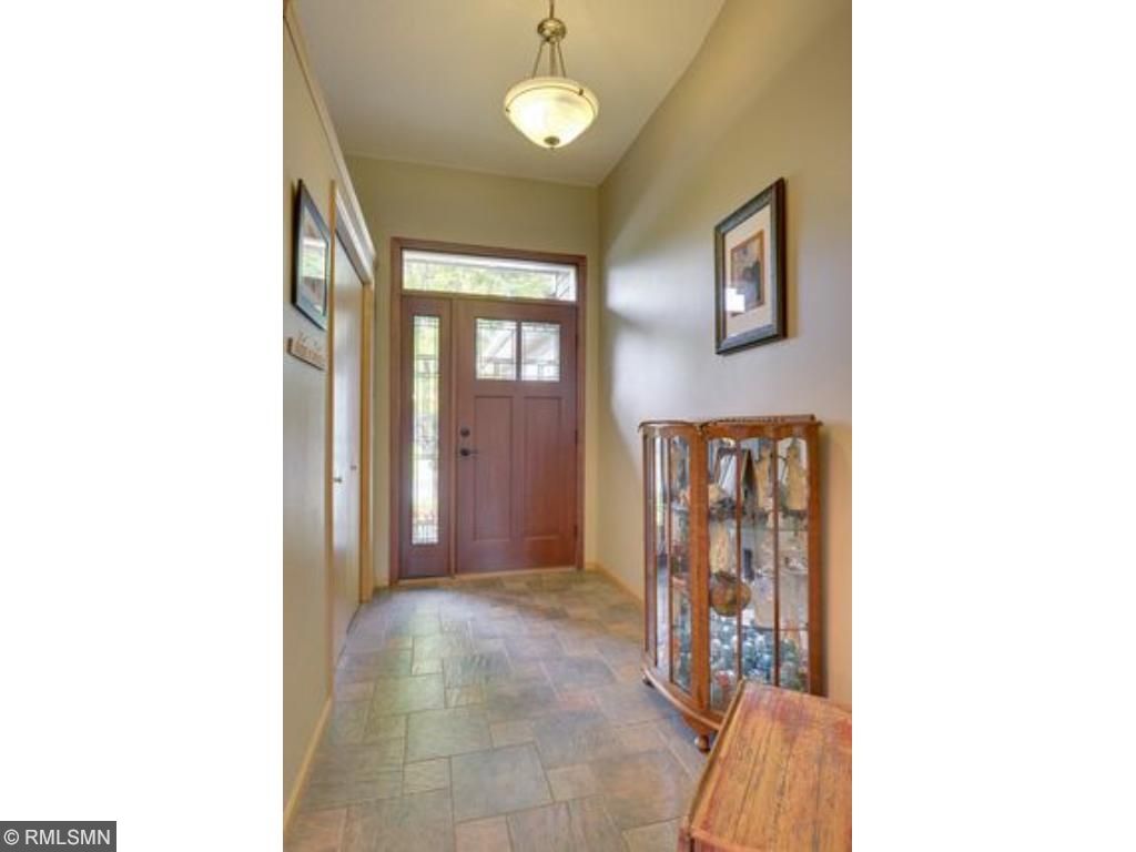 977 Wildflower Ct, Eagan, MN 55123 photo 2